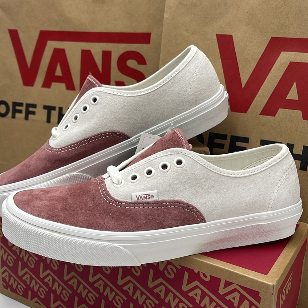 Vans Men’s Authentic Pig Suede Withered Rose
VN000BW5CHO
Sneakers - Picture 7 of 16